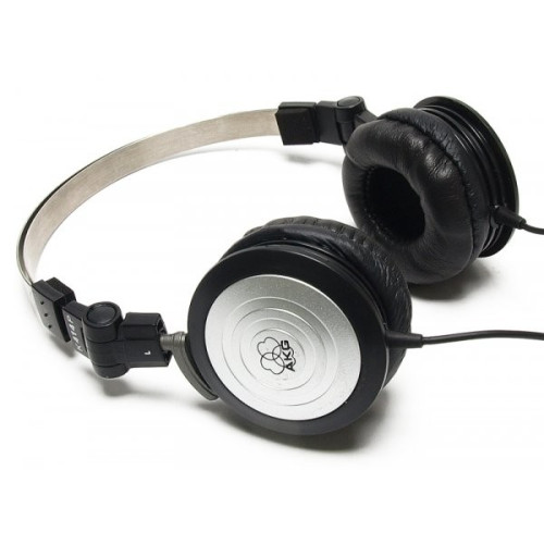 AKG K414P закрытые мини-наушники с кожаными амбушюрами AKG K414P закрытые мини-наушники с кожаными амбушюрами