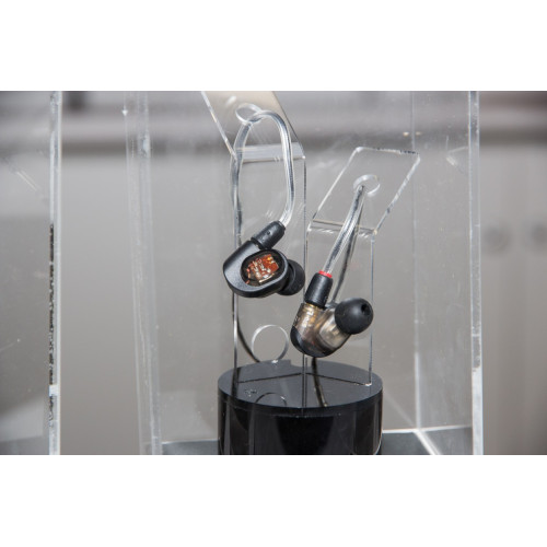 Audio-Technica ATH-E70 вставные наушники Audio-Technica ATH-E70 вставные наушники