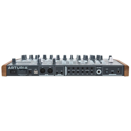 Arturia DrumBrute аналоговый синтезатор ударных, 17 барабанов и перкуссии, 64-шаговый секвенсор Arturia DrumBrute аналоговый синтезатор ударных, 17 барабанов и перкуссии, 64-шаговый секвенсор
