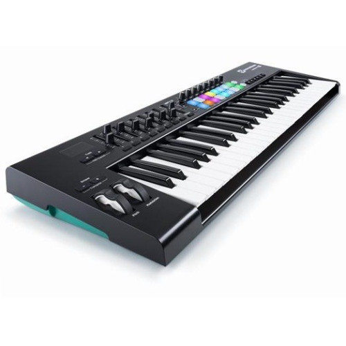 Novation Launchkey 49 MK2 миди-клавиатура с полноцветными пэдами Novation Launchkey 49 MK2 миди-клавиатура с полноцветными пэдами