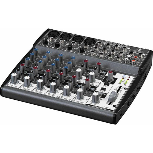 Behringer Xenyx 1202 компактный малошумящий микшерный пульт Behringer Xenyx 1202 компактный малошумящий микшерный пульт