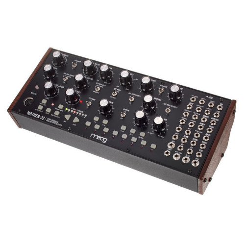 Moog Mother-32 полумодульный аналоговый синтезатор, 32-шаговый VC секвенсор Moog Mother-32 полумодульный аналоговый синтезатор, 32-шаговый VC секвенсор